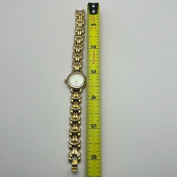 VTG Bulova Women’s Quartz Watch Gold Tone Bracelet Diamond Accent - Picture 8 of 16
